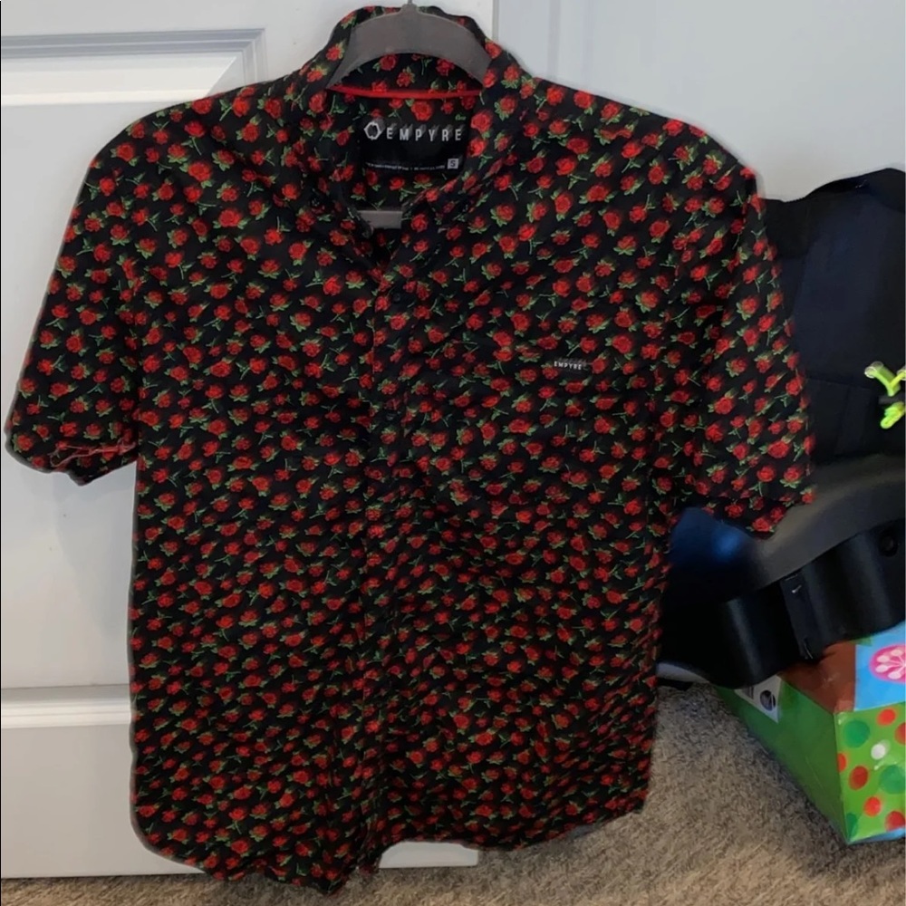 Red Roses shirt - Picture 2 of 5